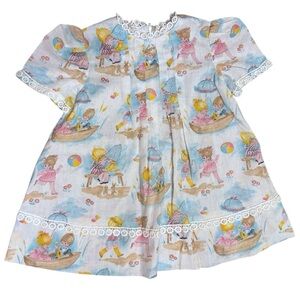 Vintage 70s Baby Dress – Storybook Print, Lace Trim – 18–24 Months